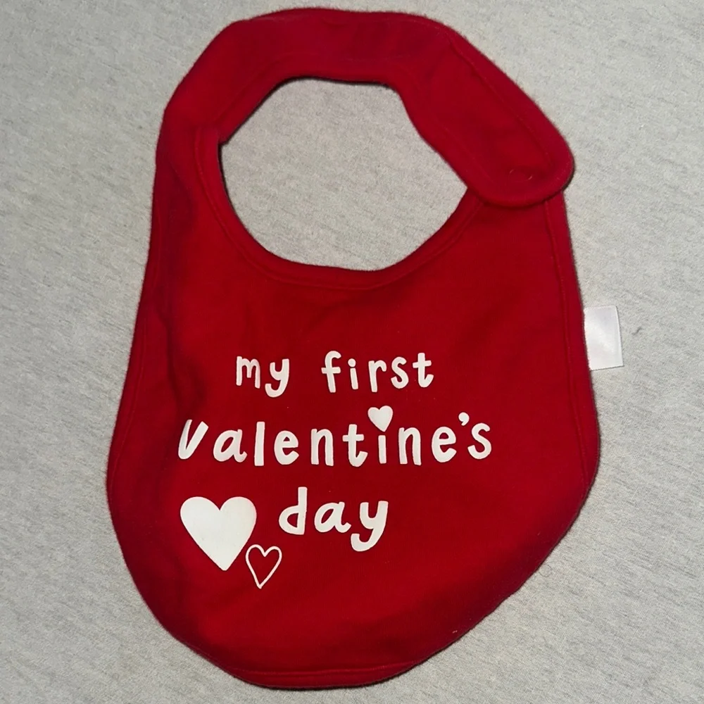 Kids Size OS Carters Red Valentine's Day Baby Bib.